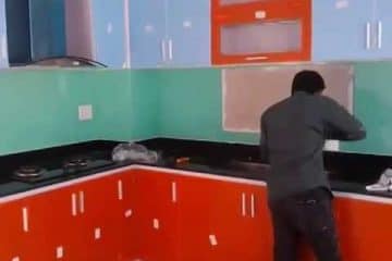 Tác dụng tuyệt vời của kính màu ốp bếp
