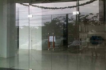 Cửa kính thủy lực 2 cánh phù hợp với mọi công trình
