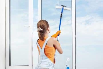 Cách khắc phục cửa kính cường lực bị mốc